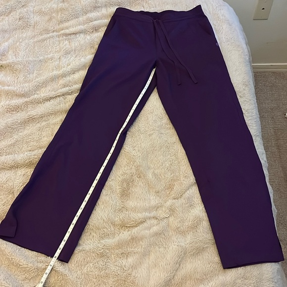 Yoga scrubs - Picture 8 of 8